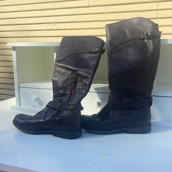 Frye Phillip Riding Boot - Picture 3 of 9